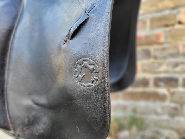 Henning Dressage Saddle 17,5", Henning, Miss Horsey, Dressursattel, Chicago, Abbildung 3