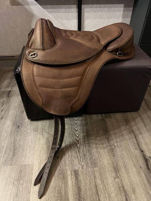 Hero Reitsport Sattel baumlos NEUWERTIG ähnlich Barefoot, Hero Reitsport  Baumloser Sattel , Tanja Hochhaus , Treeless Saddle, Schwarzenberg