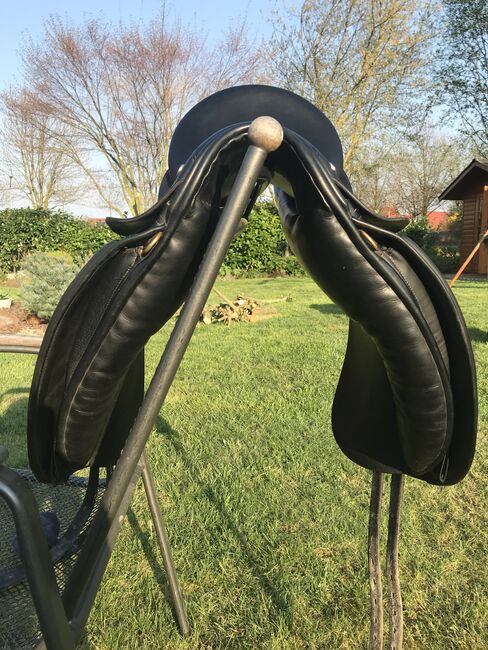 Hintermayer Dressursattel 17 Zoll, Hintermayer Anatomic, Carolin Grabow, Dressage Saddle, Hildesheim, Image 3