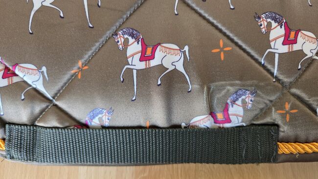 HKM Dressur Schabracke "Allure Cheval" olivegrün, HKM Allure Cheval, Annkathrin, Dressage Pads, Nordstemmen, Image 4