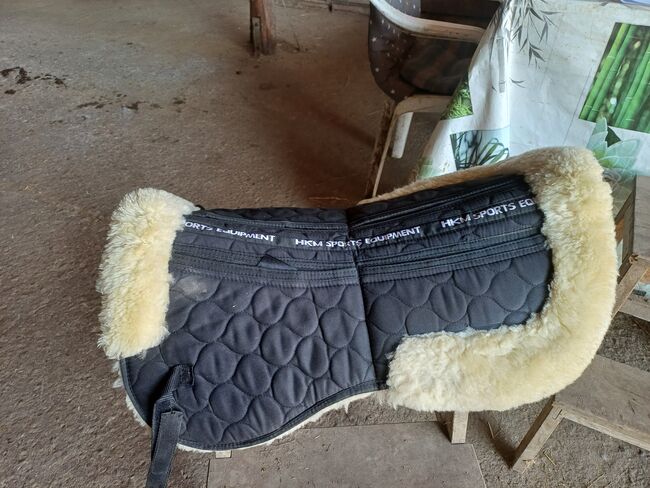 HKM Lamfellpad WB, HKM, Leoni, Dressage Pads, Langenau, Image 2