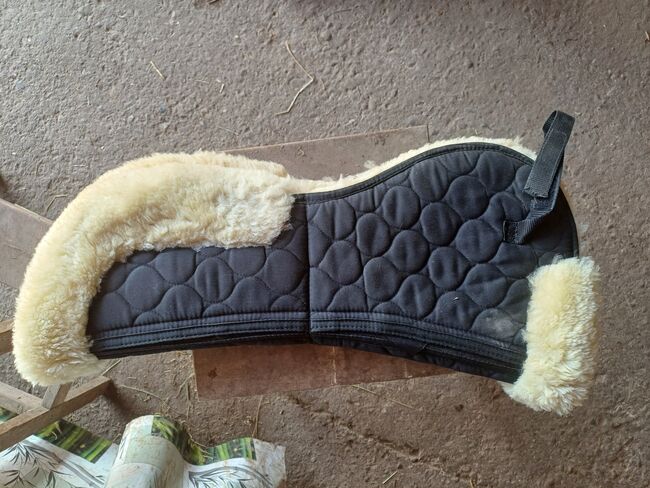 HKM Lamfellpad WB, HKM, Leoni, Dressage Pads, Langenau, Image 3