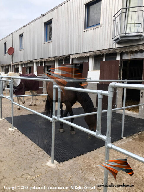 Hochwertige Gummimatten | Stallmatten, Boxenmatten, Puzzlematten und Paddockmatten – Schutzmatte, AUSSENBOXEN Boxenmatten | Puzzlematte | Gummimatten, AUSSENBOXEN (AUSSENBOXEN), Horse & Stable Mats, Wałcz, Image 8