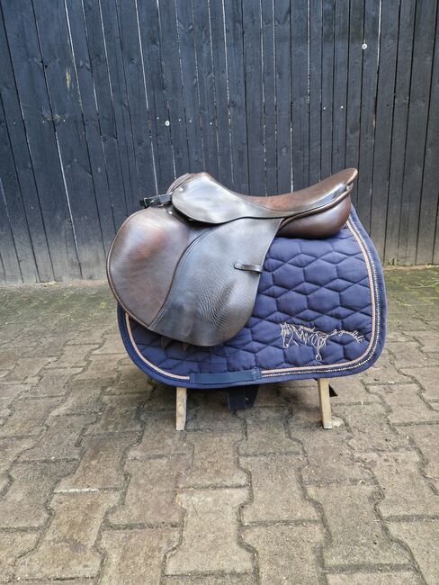 Höpfner springsattel 17 zoll mittlere kammer braun, Höpfner Springsattel , K. Werner, Jumping Saddle, Westerwalsede, Image 2