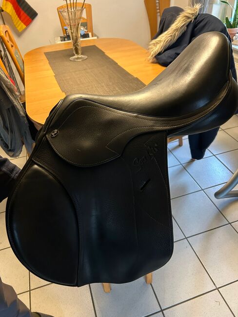 Springsattel 17 Zoll in schwarz, Seabis  Arona pro , Marie Koschkewitz , Girths & Cinches, Uedem 