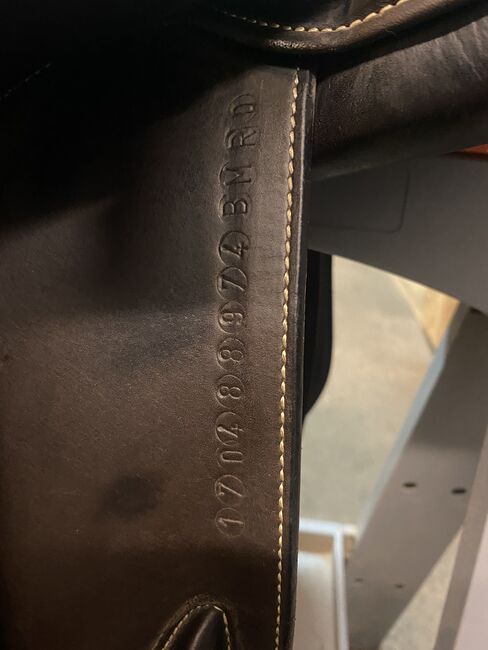 Springsattel Erreplus CA 17 Zoll braun, Erre Plus CA (Christian Ahlmann), Caroline , Jumping Saddle, Wien, Image 3