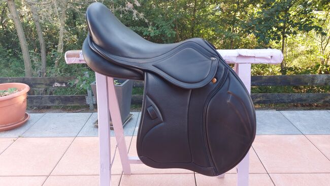 Springsattel HBC Tribute 17,5 zoll, HBC TRIBUTE, Patrizia Bludau , Jumping Saddle, Stockstadt