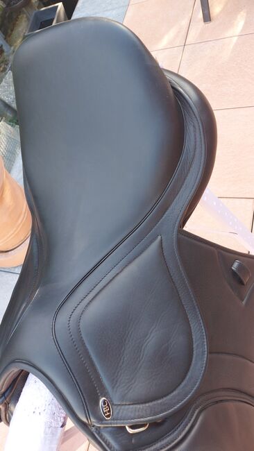 Springsattel HBC Tribute 17,5 zoll, HBC TRIBUTE, Patrizia Bludau , Jumping Saddle, Stockstadt, Image 2