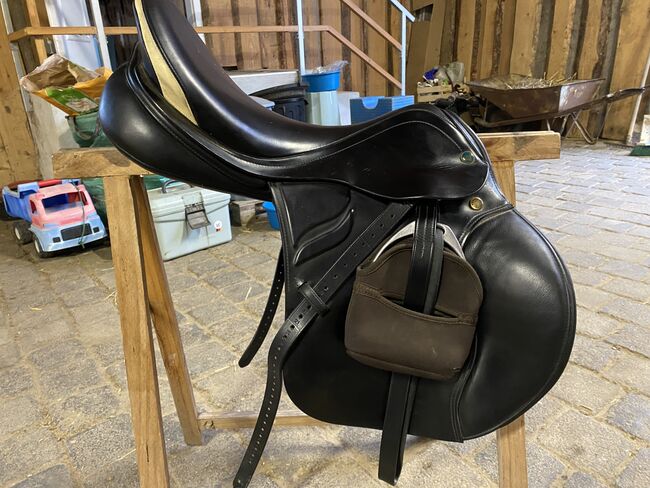 Springsattel Prestige Venezia 18“ / 33, Prestige Prestige Venezia, Vanessa Bösche, All Purpose Saddle, Aschersleben 