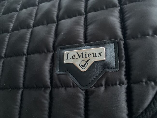 Springschabracke LeMieux Schwarz, Lemieux , Celia, Dressage Pads, Muggensturm , Image 2