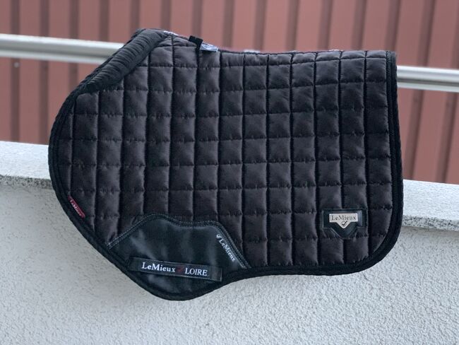 Springschabracke LeMieux Schwarz, Lemieux , Celia, Dressage Pads, Muggensturm 