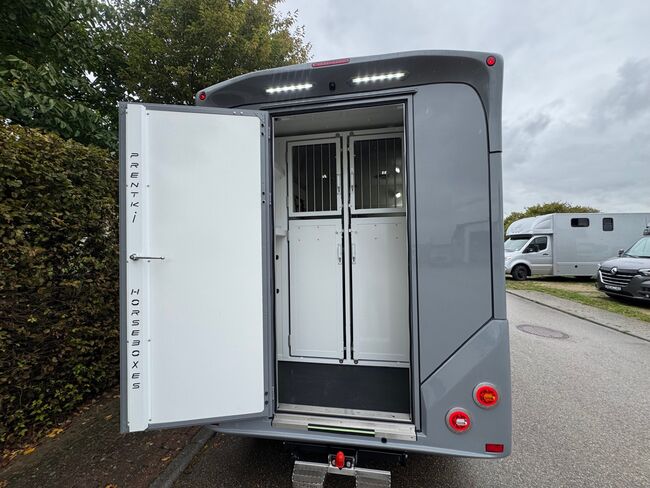 Pferdetransporter Renault Master 3 Schlafplätze 5 Sitzplätze 170PS Viehtransporter Tiertransporter, Dickenherr Dickenherr Team, Gerhard Strobel (Dickenherr Trucks und Trailers), Horse Trailers, Baden-Württemberg - Unterschneidheim, Image 14