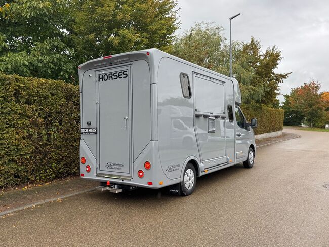Pferdetransporter Renault Master 3 Schlafplätze 5 Sitzplätze 170PS Viehtransporter Tiertransporter, Dickenherr Dickenherr Team, Gerhard Strobel (Dickenherr Trucks und Trailers), Horse Trailers, Baden-Württemberg - Unterschneidheim, Image 4