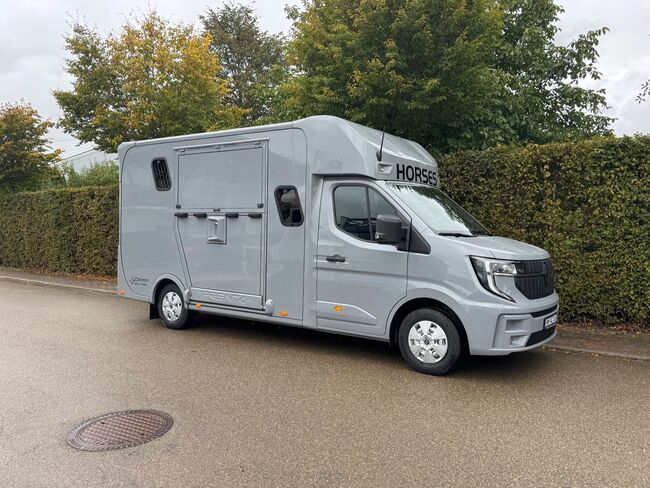 Pferdetransporter Renault Master 3 Schlafplätze 5 Sitzplätze 170PS Viehtransporter Tiertransporter, Dickenherr Dickenherr Team, Gerhard Strobel (Dickenherr Trucks und Trailers), Horse Trailers, Baden-Württemberg - Unterschneidheim