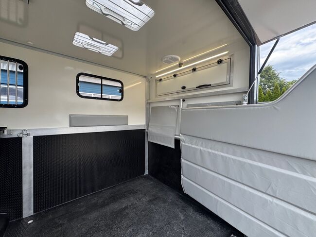 Pferdetransporter Citroen Jumper Automatik 180PS Neufahrzeug, Dickenherr  Dickenherr 2 Ride , Gerhard Strobel (Dickenherr Trucks und Trailers), Horse Trailers, Baden-Württemberg - Unterschneidheim, Image 8