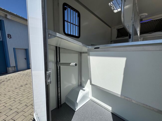 Pferdetransporter Renault Master 3,5t Klima Neufahrzeug 2290KG, Dickenherr Dickenherr Stallion Light, Gerhard Strobel (Dickenherr Trucks und Trailers), Horse Trailers, Baden-Württemberg - Unterschneidheim, Image 21