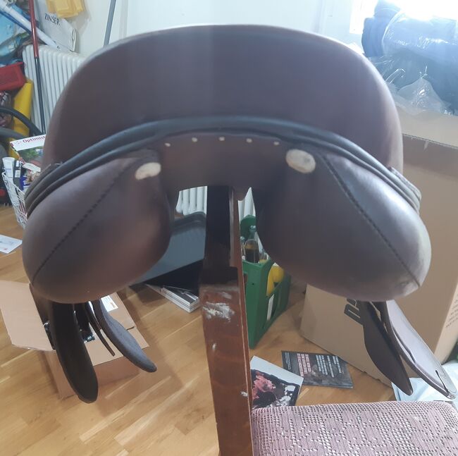 Huber Springsattel 16,5" super Sitz tolles Leder, Huber Jumper, Anja Dinter, Jumping Saddle, Gaienhofen, Image 4