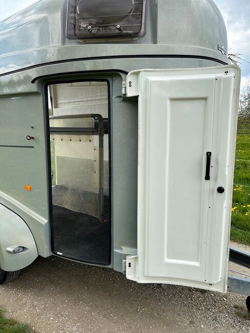 Humbaur Maximus 2 Pferdeanhänger MwSt Ausweisbar, Humbaur Maximus, Sport- und Freizeitpferde Fuchs, Pferdeanhänger, Ellgau, Abbildung 3