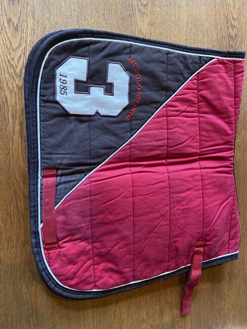 HV Polo Dressurschabracke rot, HV Polo, AS, Dressage Pads, Oelde