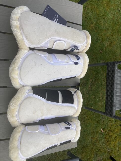 HV Polo gamaschen Creme WB, HV Polo Dressur, Ute Broemmel, Gamaschen, Reken