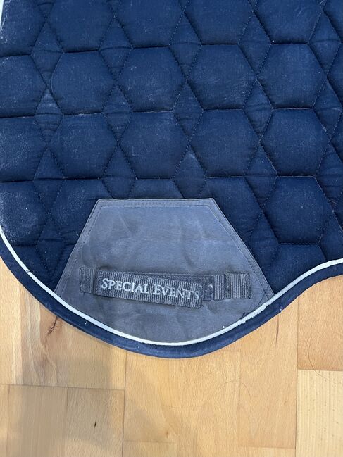 HV Polo Schabracke DL Dunkelblau, HV Polo  HV Polo Schabracke DL Dunkelblau, Sophie H , Dressage Pads, Bad Aibling, Image 4