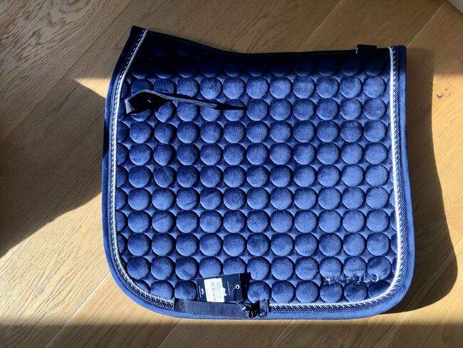 Hv Polo Schabracke neu Favouritas Velvet Samt Blau Navy Eskadron, Hv Polo, Marie Mewes, Dressage Pads, Teltow 