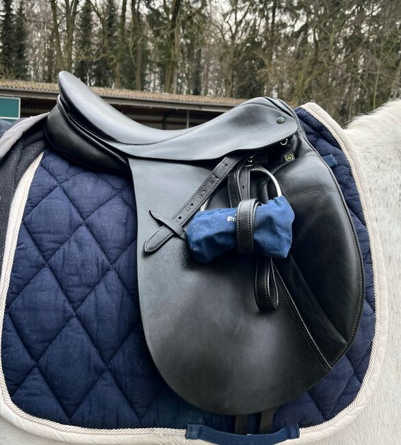 Top gepflegt: Stübben Dressursattel, 17 Zoll, 31er Kammer, Stübben Tristan, Carlotta Schlüter, Dressage Saddle, Belm