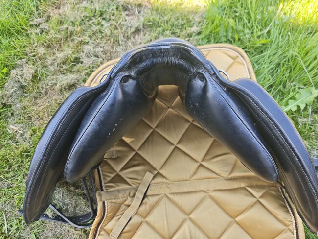 Iberosattel Amazona Dressage Comfort 3000  17,5 Zoll, Iberosattel Amazona Dressage Comfort 3000 , Nadine Semrau, Baroque Saddle, Kreuzlingen, Image 4