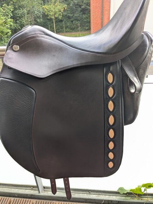 Iberosattel Sevilla Classic 17,5, Ibersosattel Sevilla Classic, Ann-Kristin Wilhelm, Dressage Saddle, Kiel, Image 3