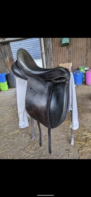 Ideal Susannah 17 inch medium wide, Ideal  Susannah , Lucy Leeder, Dressage Saddle, Felsted, Dunmow, Image 2