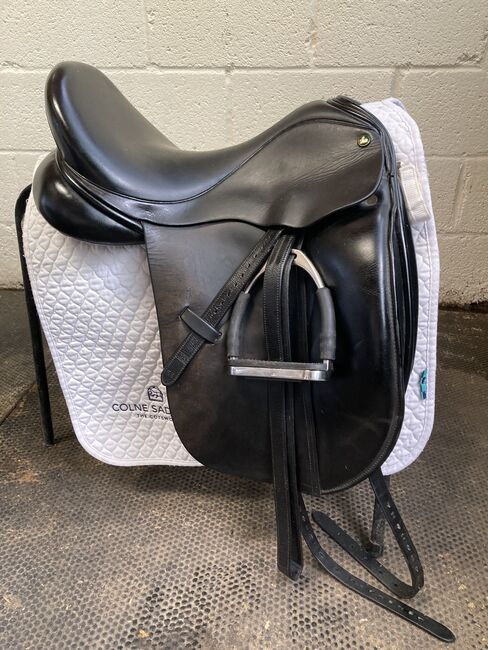 Ideal Suzannah dressage saddle 17” MW black, Ideal Suzannah, Heidi, Siodła ujeżdżeniowe, Swindon