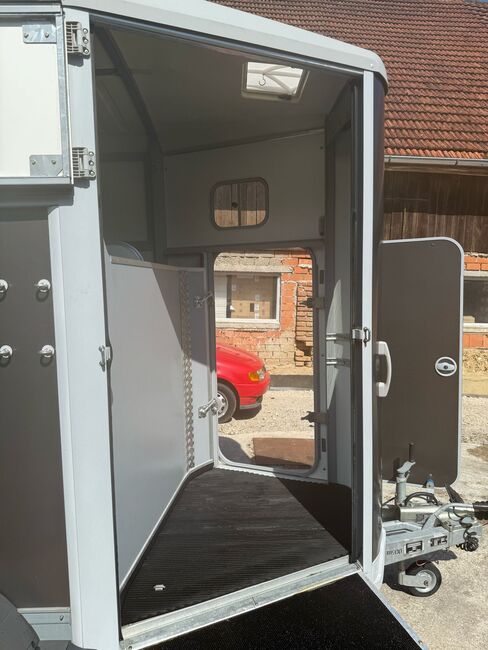 Ifor Williams HB506 Tür/Rampenkombi Pferdeanhänger, Ifor Williams HB506, Sport- und Freizeitpferde Fuchs (Sport- und Freizeitpferde Fuchs), Pferdeanhänger, Ehingen, Abbildung 12