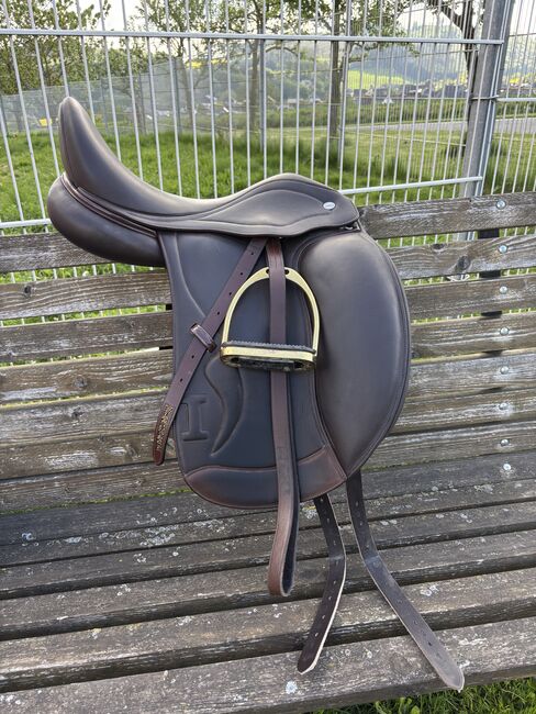 Ikonic Dressursattel DEV04 mit erhöhtem Kissen, Ikonic DEV04, Sabrina , Dressage Saddle, Sundern 