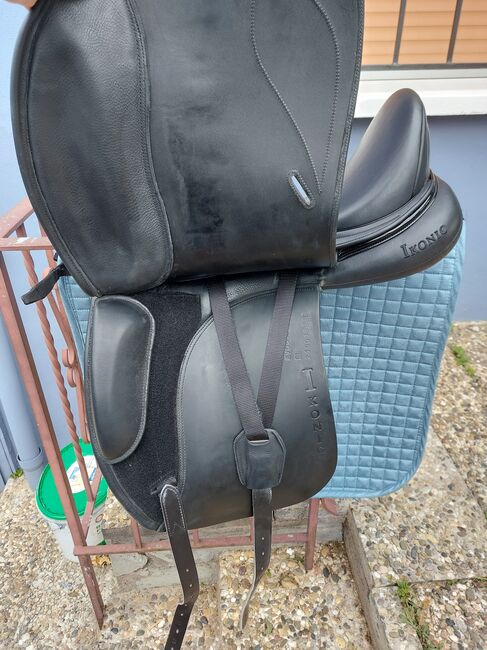 Ikonic Dressursattel Pro Evolution 17,5, Ikonic Pro Evolution EVO D04, KL, Dressage Saddle, Ronneburg, Image 2
