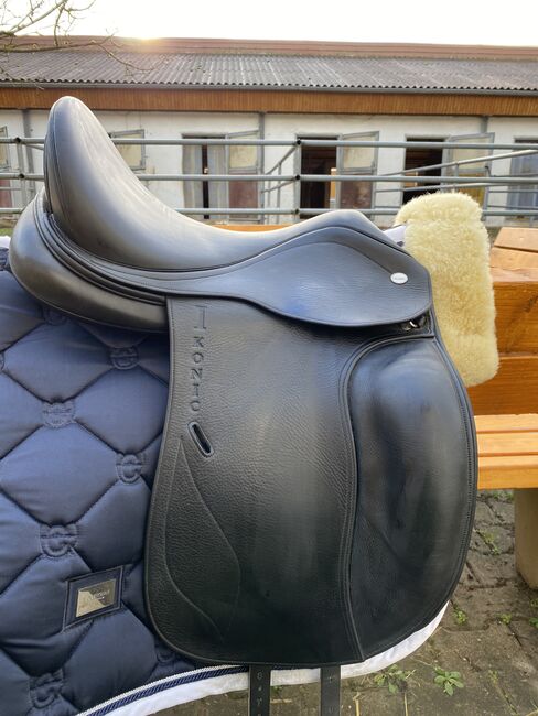 IKONIC Dressursattel Evolution 17,5 schwarz Pro Evolution D04, Ikonic Pro Evolution D04, Steffi, Dressage Saddle, Uttenreuth, Image 4