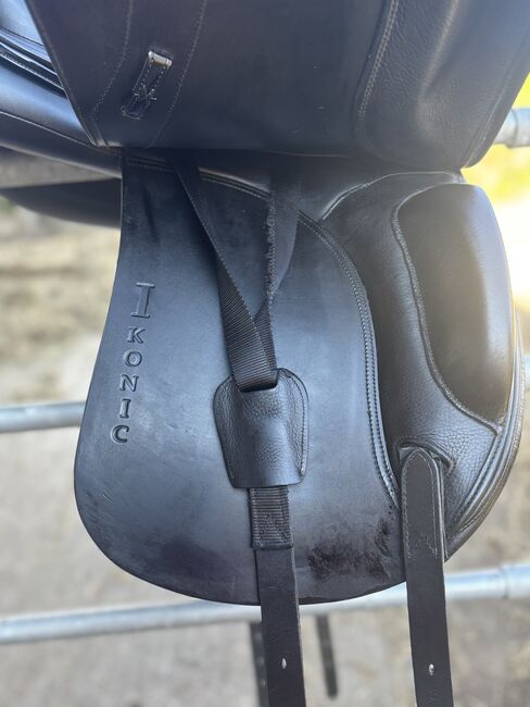 IKONIC Dressursattel EVOD03 - 17,5 Zoll - Top gepflegt, IKONIC  EVOD03 , Arielle Ohlinger , Dressage Saddle, Amtzell, Image 3