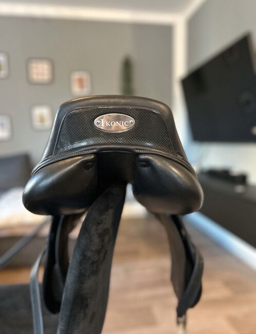 Ikonic Elite V2 Springsattel 17,5 Zoll, Ikonic  Elite V2, Julian Löhlein, Jumping Saddle, Königs Wusterhausen, Image 2