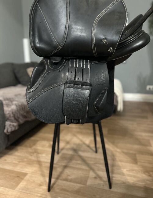 Ikonic Elite V2 Springsattel 17,5 Zoll, Ikonic  Elite V2, Julian Löhlein, Jumping Saddle, Königs Wusterhausen, Image 9