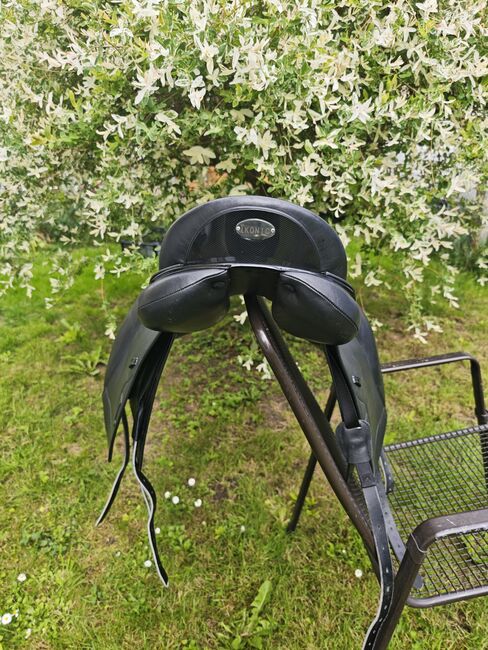IKONIC Evolution 17,5 Zoll Dressursattel DEV03 Klettpausche, IKONIC Evolution DEV03 , Nadine Semrau, Dressage Saddle, Kreuzlingen, Image 3