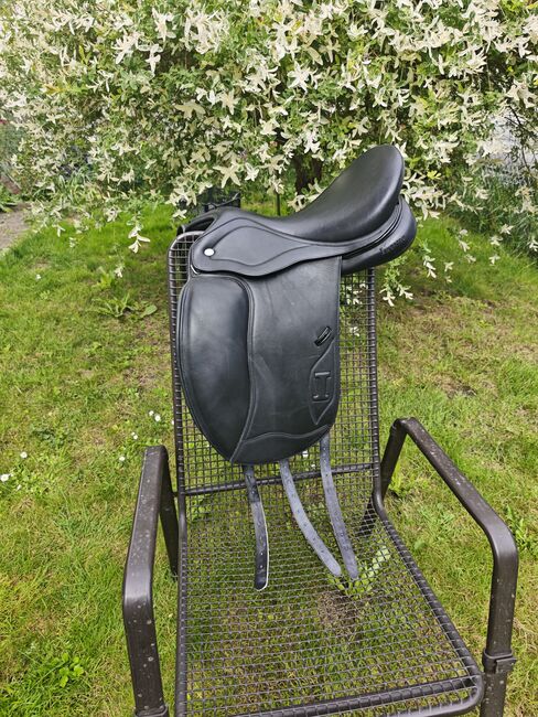 IKONIC Evolution 17,5 Zoll Dressursattel DEV03 Klettpausche, IKONIC Evolution DEV03 , Nadine Semrau, Dressage Saddle, Kreuzlingen, Image 7