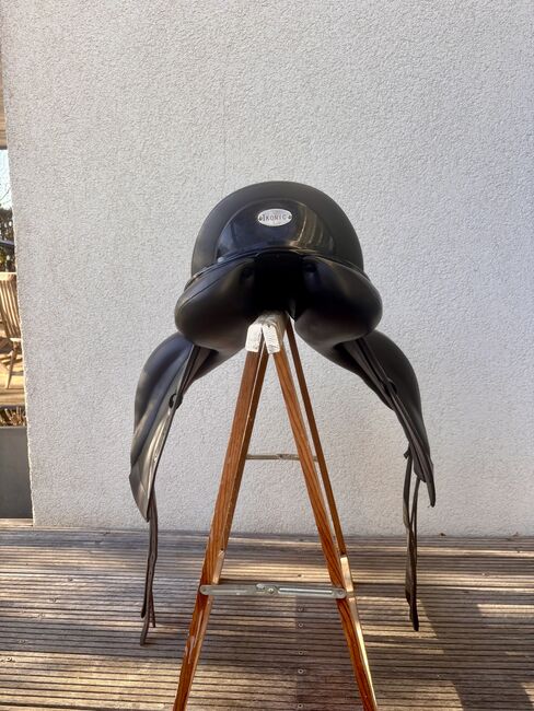 Ikonic Evolution Dressursattel, Ikonic  Evolution , Jenna Buschmann, Dressage Saddle, Bad Oeynhausen, Image 4