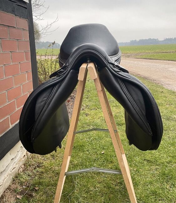 Ikonic Evolution Springsattel / Tausch, Ikonic Evolution, Zoe Schöneberg, Jumping Saddle, Alzenau , Image 3