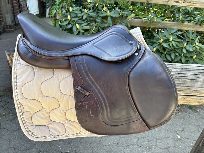 Ikonic Evolution Pro 17“ VS Sattel, Ikonic Evolution Pro, Yvonne, Jumping Saddle, Hannover