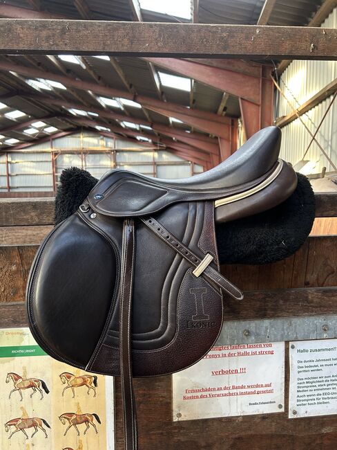 Ikonic Springsattel Evolution 17,5 Zoll, Ikonic  Evolution , Anna Maria , Jumping Saddle, Humptrup