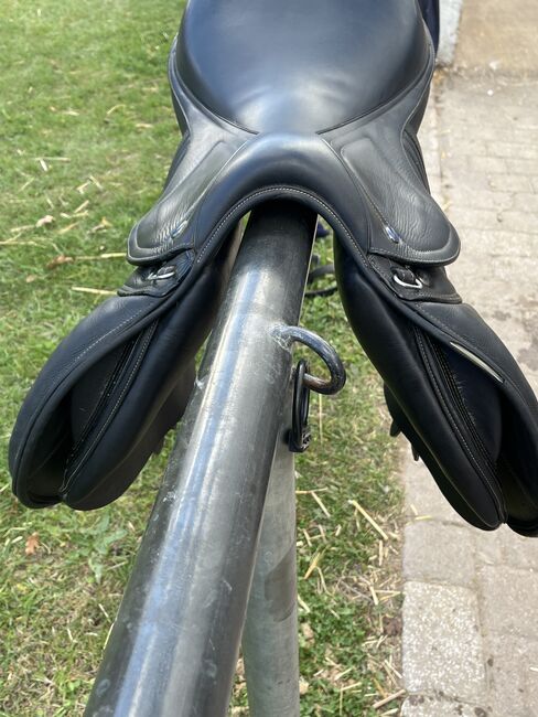 Ikonic Springsattel „PRO Evolution“, 17 Zoll, schwarz, Ikonic Pro Evolution, Annika Lüning, Jumping Saddle, Berlin , Image 5