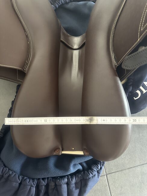 Ikonic light Springsattel braun 17,5 Zoll, Ikonic Light, Yara Simson, Jumping Saddle, Wathlingen, Image 7