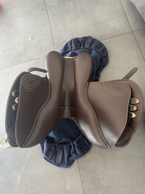 Ikonic light Springsattel braun 17,5 Zoll, Ikonic Light, Yara Simson, Jumping Saddle, Wathlingen, Image 8