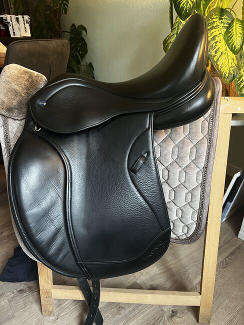 Ikonic light Dressursattel, Ikonic  Light hybrid , Vivien Voigtmann, Dressage Saddle, Leipzig , Image 2