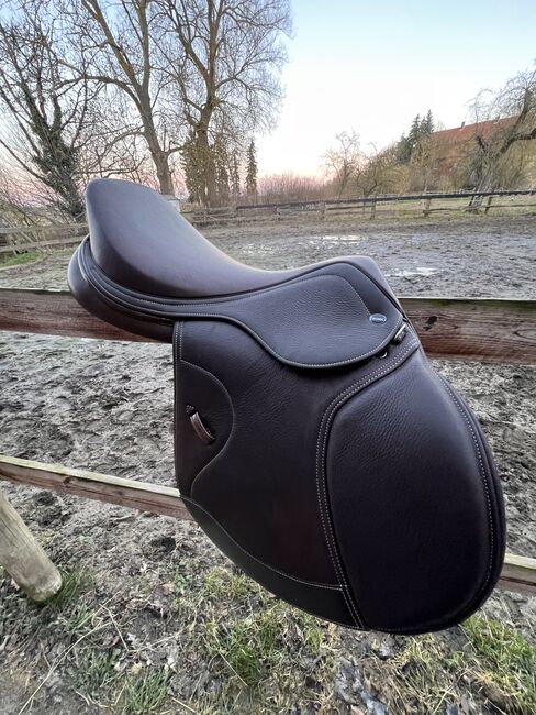 Ikonic Light Springsattel braun 17,5“, Ikonic Light, Samira Schmidt, Jumping Saddle, Süpplingen