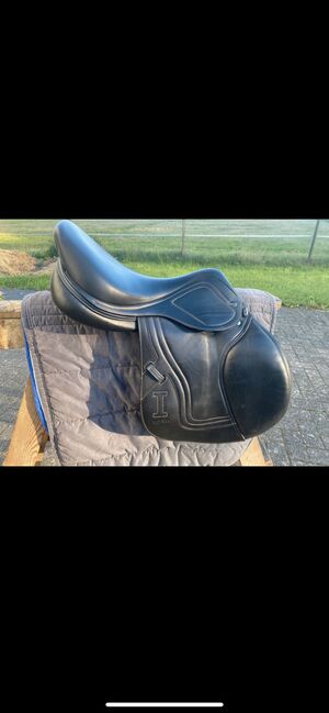 Ikonic Pro Evolution schwarz 17“, Ikonic  Pro Evolution , Kim Müsse, Jumping Saddle, Bad Berleburg, Image 2